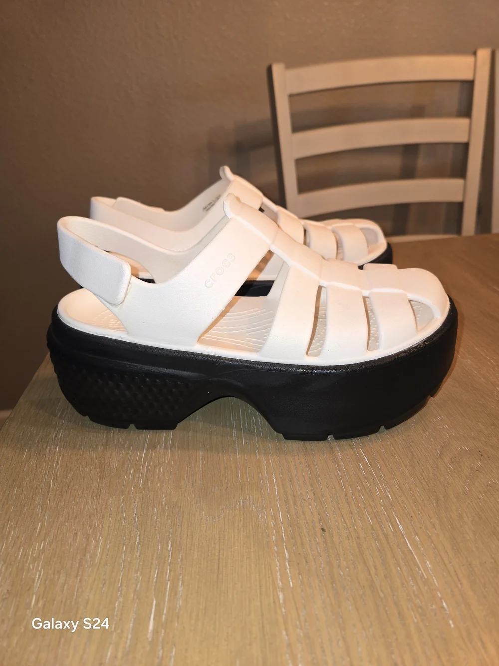 Crocs Women's White Platform Fisherman Sandals Stomp Sz 7